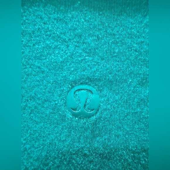 Lululemon Love V-Neck T-Shirt in Maldives Green - Picture 8 of 10